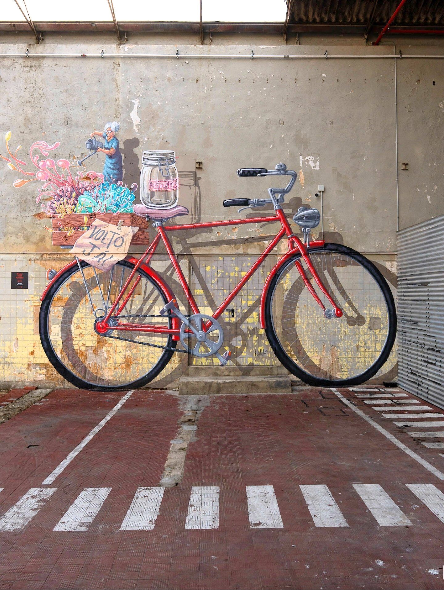The completed "A Ginga do Alberto" illustrative mural by Mário Belém for the Walls That Matter project, curated and produced by Because Art Matters gallery in Marvila, Lisbon.